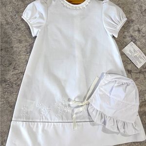 Baby dress with bonnet